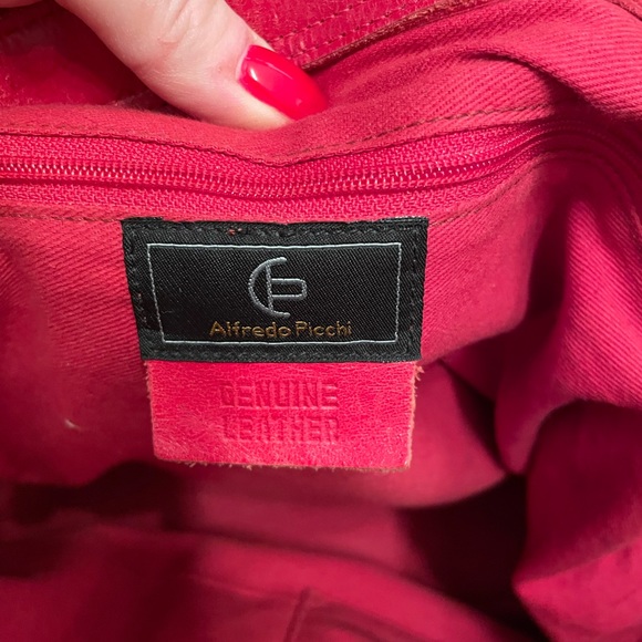 Beautiful Raspberry Genuine Leather Shoulder Bag - Picture 4 of 4